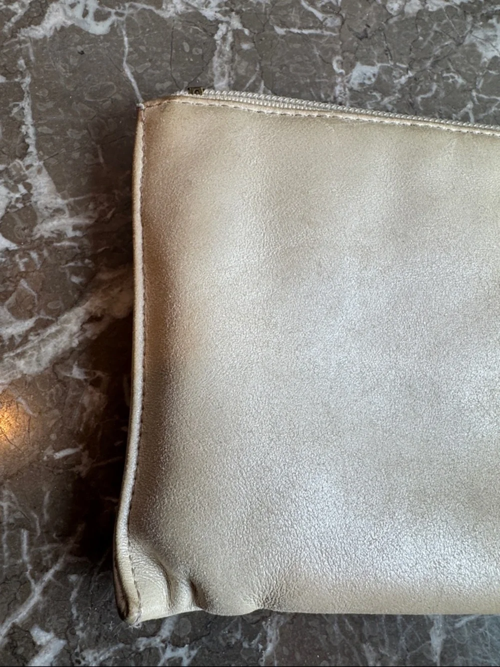 Hobo Vida Cream Wristlet Clutch - Picture 7 of 11